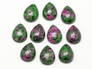 910460 Kaboszon zoisyt z rubinem ok.: 18x13mm