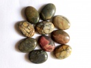 910477 Kaboszon jaspis owal ok.: 25x18mm